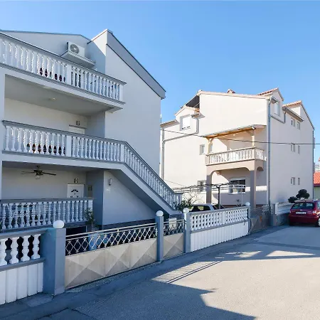 Apartment Ria *