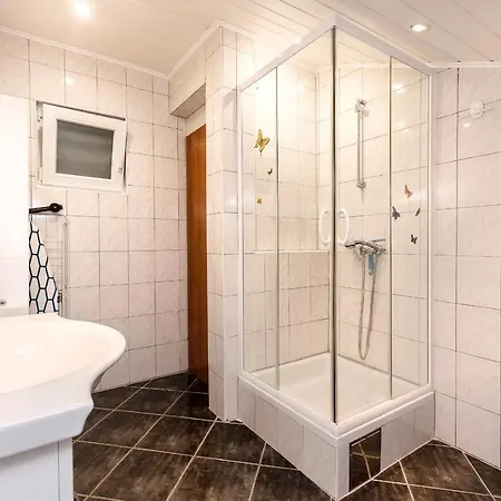 Ria Apartment *