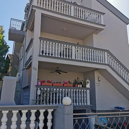 Apartment Ria *